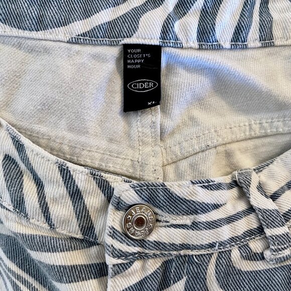 ✨ Cider Retro Swirl High-Waisted Jeans, 10/12 ✨ - Picture 3 of 5